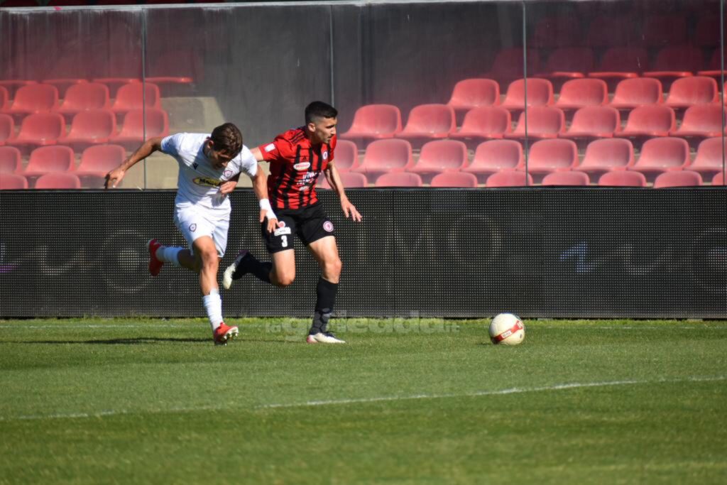 Immagine in evidenza: uno scatto di Foggia-Monterosi (Serie C - girone C 22/23) - crediti: foto di Luigia Spinelli (RIPRODUZIONE RISERVATA)
