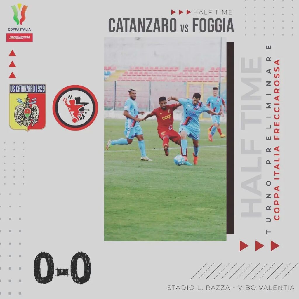 Immagine in evidenza: Catanzaro-Foggia 0-0 all'intervallo - crediti foto: pagina ufficiale Facebook Calcio Foggia 1920