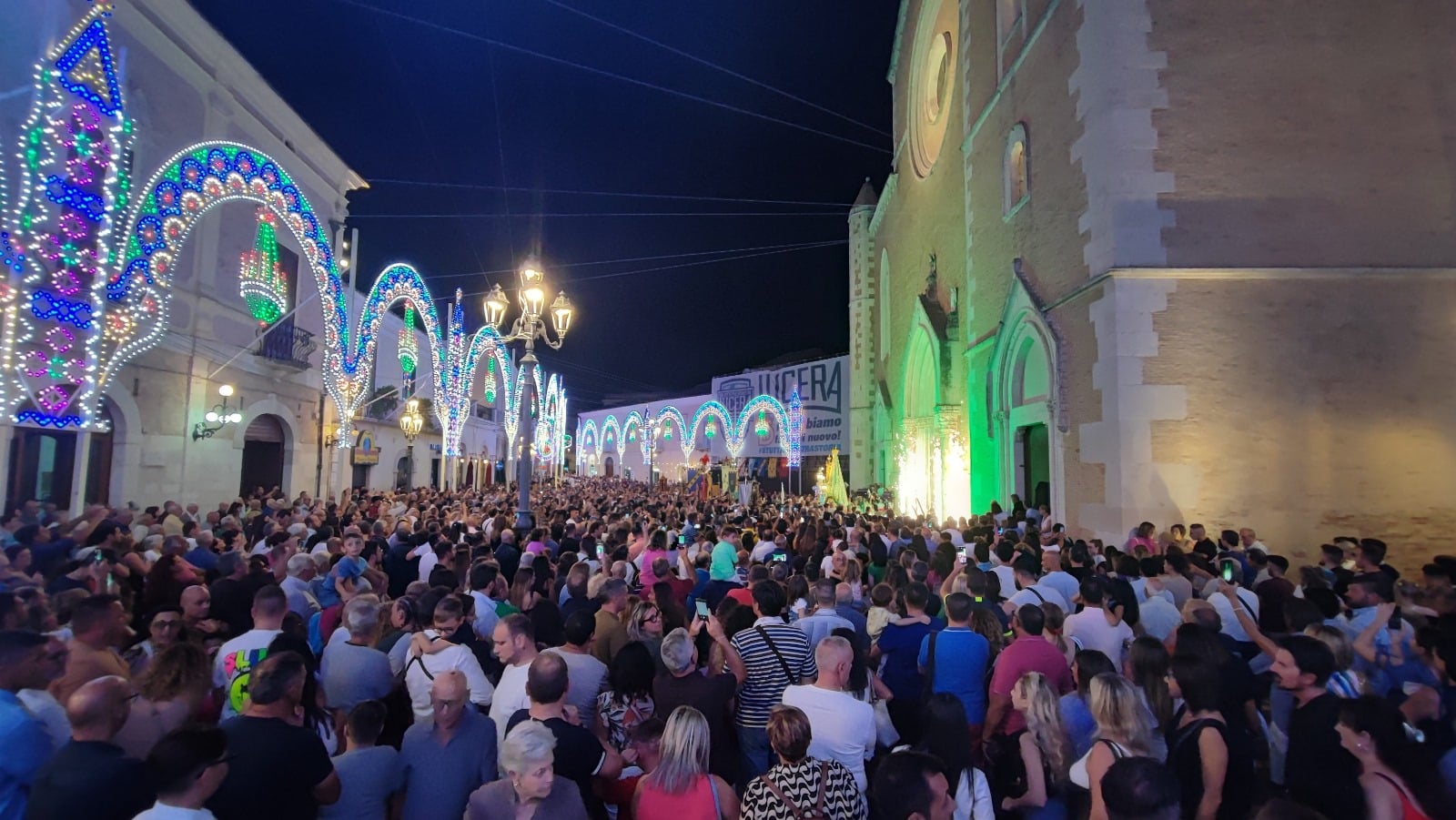 Elettra infiamma Lucera: un Oceano in festa (FOTO)