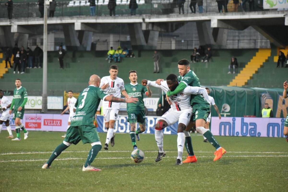 Avellino-Foggia, probabili formazioni e dove vederla - Immagine in evidenza: uno scatto di Avellino-Foggia (Serie C - girone C 22/23) - crediti: foto di Luigia Spinelli (RIPRODUZIONE RISERVATA)