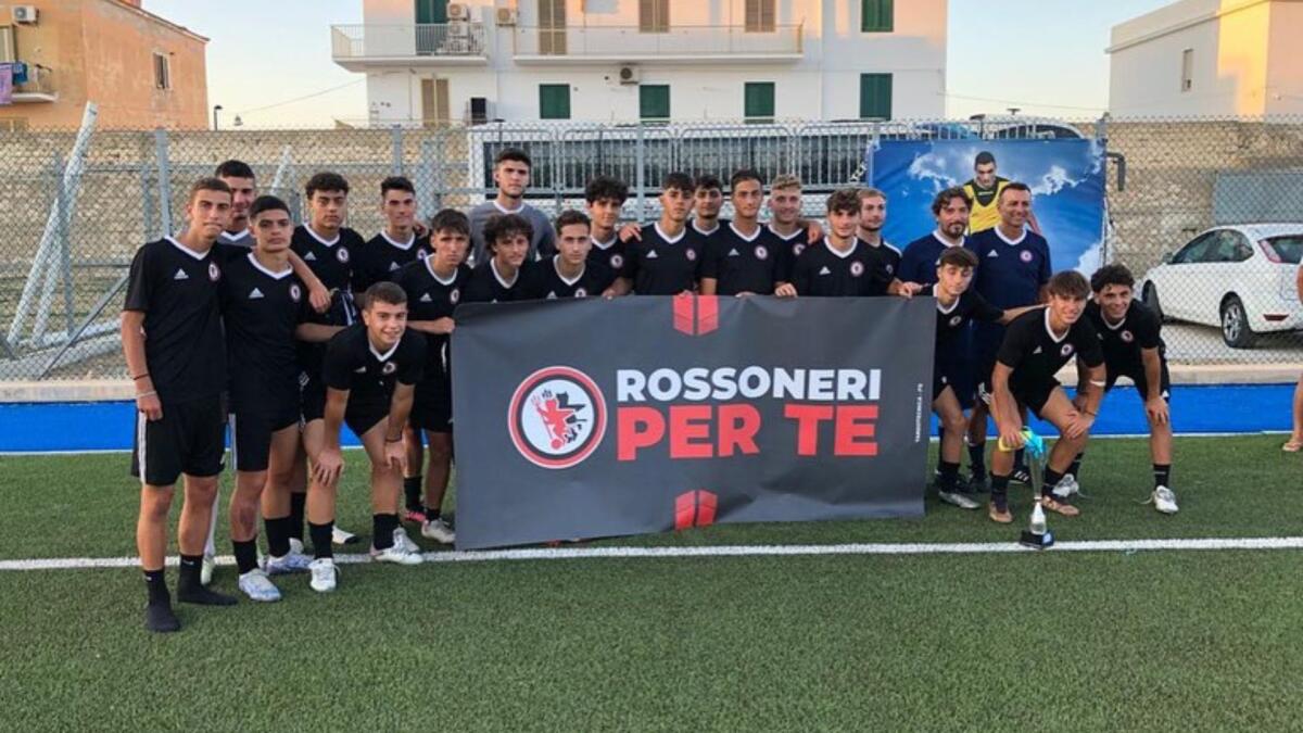 Il Settore Giovanile del Foggia si rimpolpa: le novità - Immagine in evidenza: la Primavera3 del Foggia al 1' Trofeo "Matteo Silvestri" - crediti foto: pagina ufficiale Facebook Calcio Foggia 1920