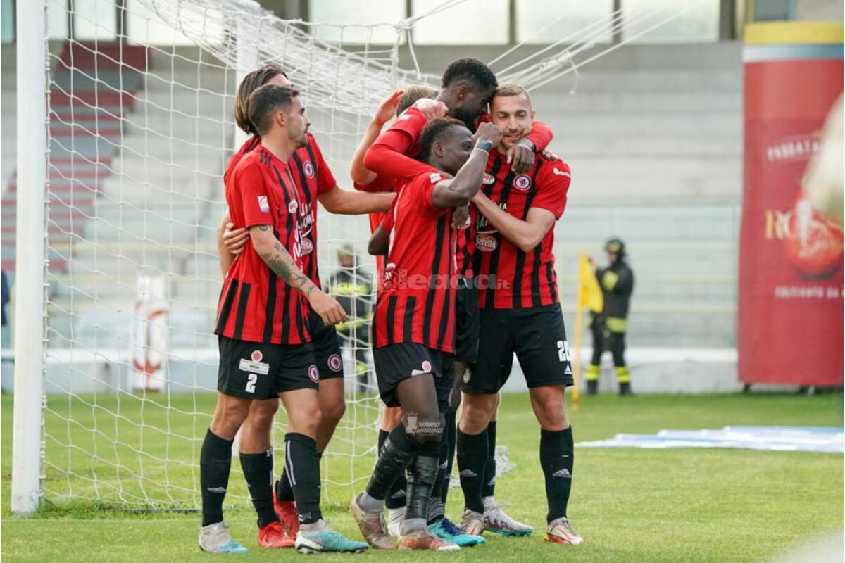 Giudice Sportivo Foggia, un calciatore entra in diffida - Immagine in evidenza: uno scatto di Foggia-Turris (Serie C - girone C 22/23) - crediti: foto di Mario Marino (RIPRODUZIONE RISERVATA)