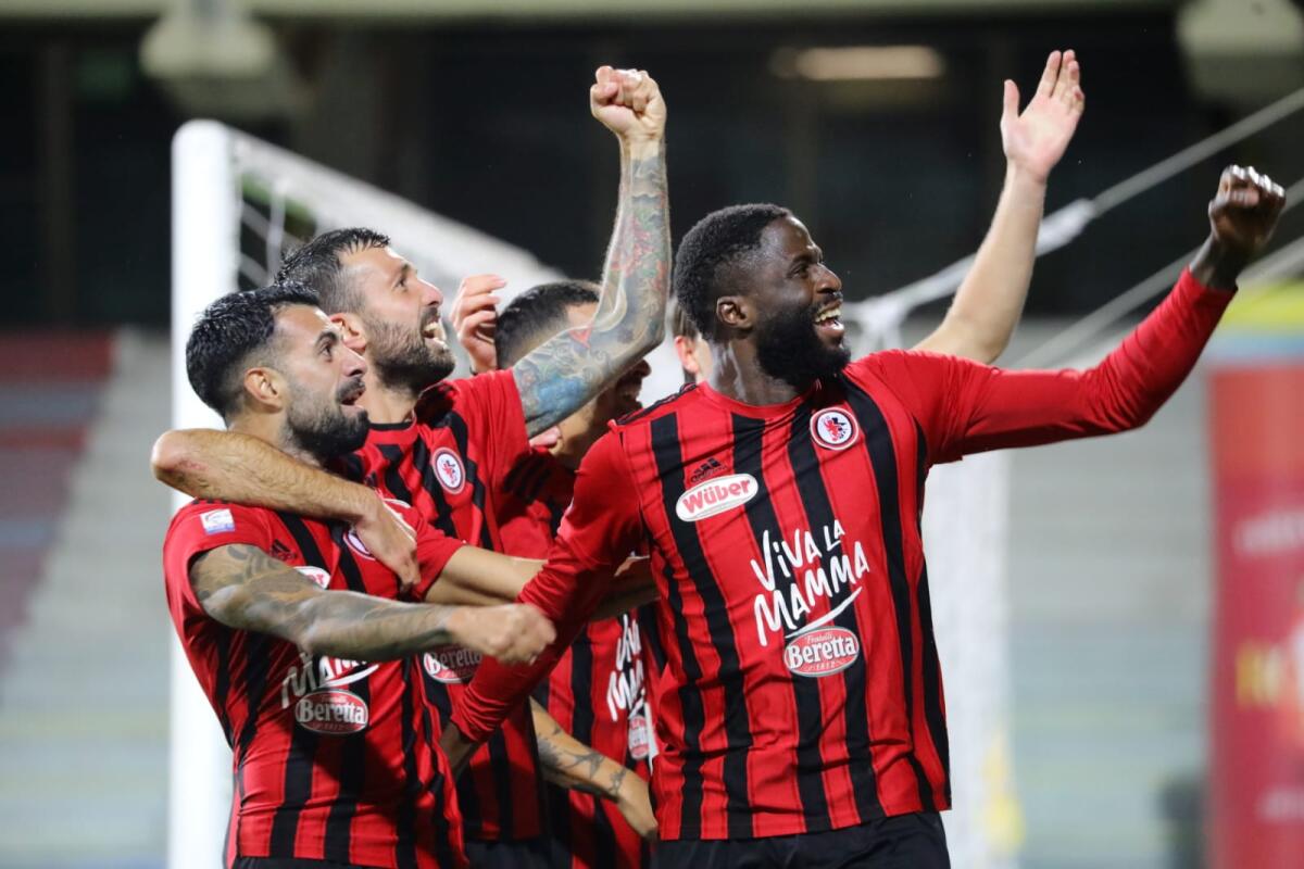 Coppa Italia Serie C, ecco il programma fino ai quarti - Immagine in evidenza: uno scatto di Foggia-Juventus Next Gen (Coppa Italia Serie C 22/23) - crediti: foto di Luigia Spinelli (RIPRODUZIONE RISERVATA)