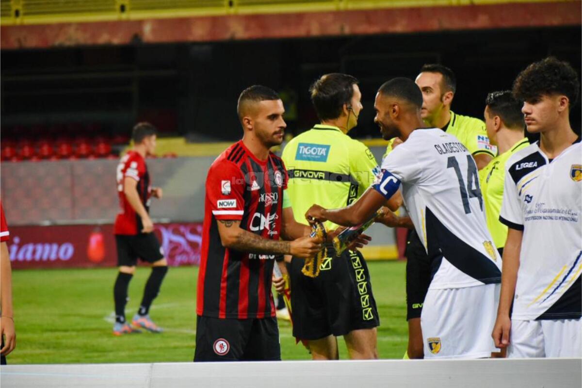 Foggia-Giugliano, le pagelle del Corriere - Immagine in evidenza: uno scatto di Foggia-Giugliano (Serie C - girone C 2023/24) - crediti: foto di Luigia Spinelli (RIPRODUZIONE VIETATA)