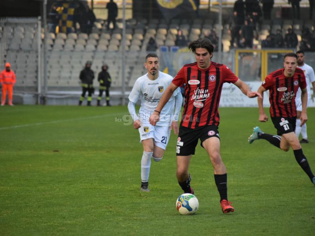 Foggia-Giugliano, gli assenti tra gli ospiti - Immagine in evidenza: uno scatto di Foggia-Giugliano (Serie C - girone C 22/23) - crediti: foto di Luigia Spinelli (RIPRODUZIONE RISERVATA)