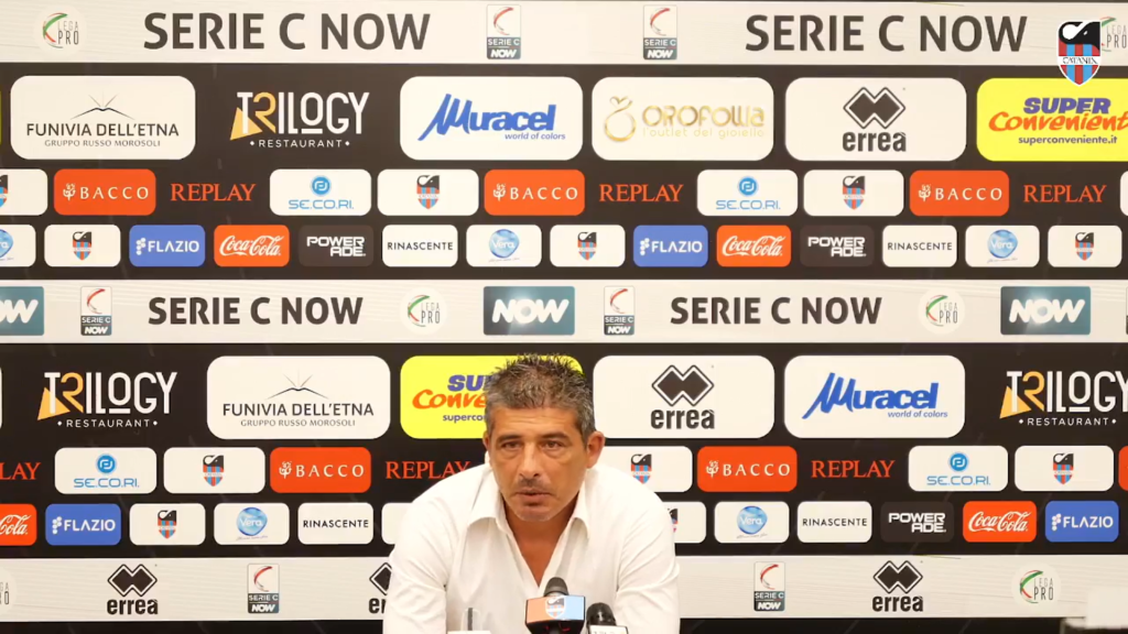 Immagine in evidenza: mister Luca Tabbiani - crediti foto: pagina ufficiale Facebook Catania FC (frame da video)
