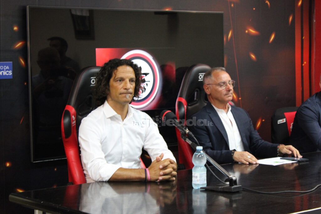 Immagine in evidenza: il tecnico Mirko Cudini e il D.G. Vincenzo Milillo - crediti: foto di Antonio Piazzolla/lagoleada.it (RIPRODUZIONE VIETATA)