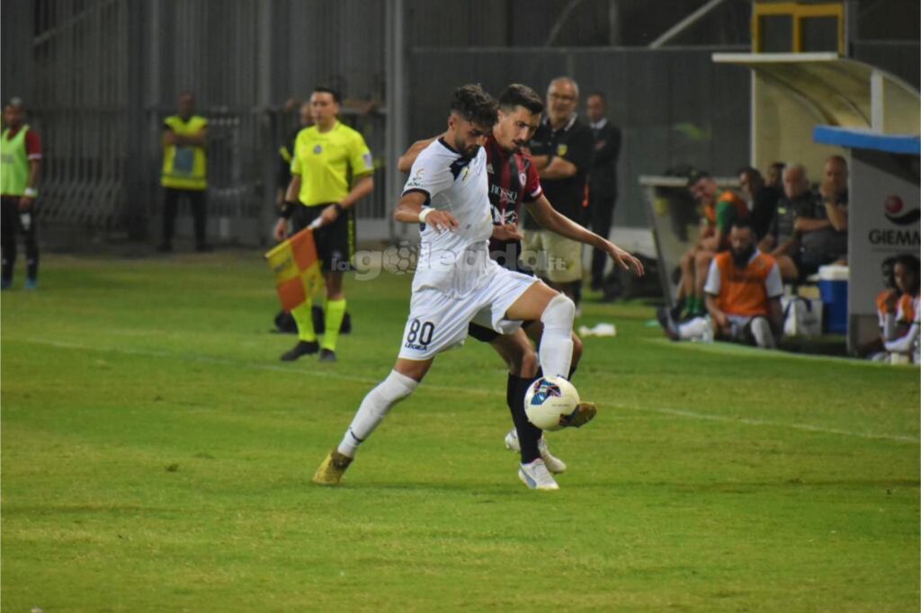 Immagine in evidenza: uno scatto di Foggia-Giugliano (Serie C - girone C 2023/24) - crediti: foto di Luigia Spinelli (RIPRODUZIONE VIETATA)