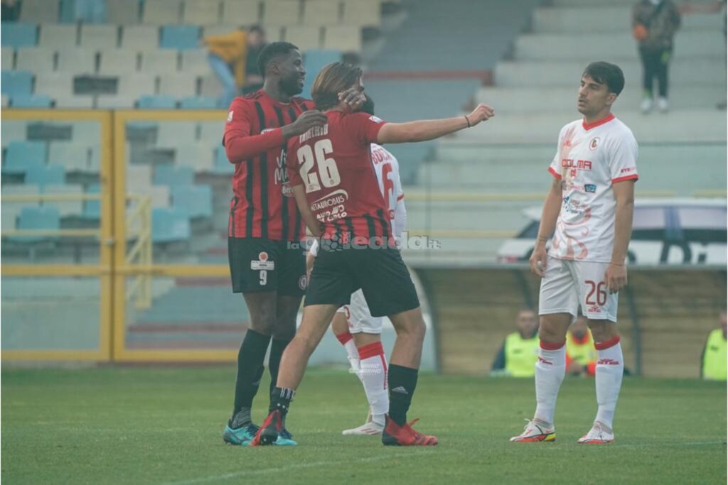 Immagine in evidenza: uno scatto di Foggia-Turris (Serie C - girone C 22/23) - crediti: foto di Mario Marino (RIPRODUZIONE RISERVATA)