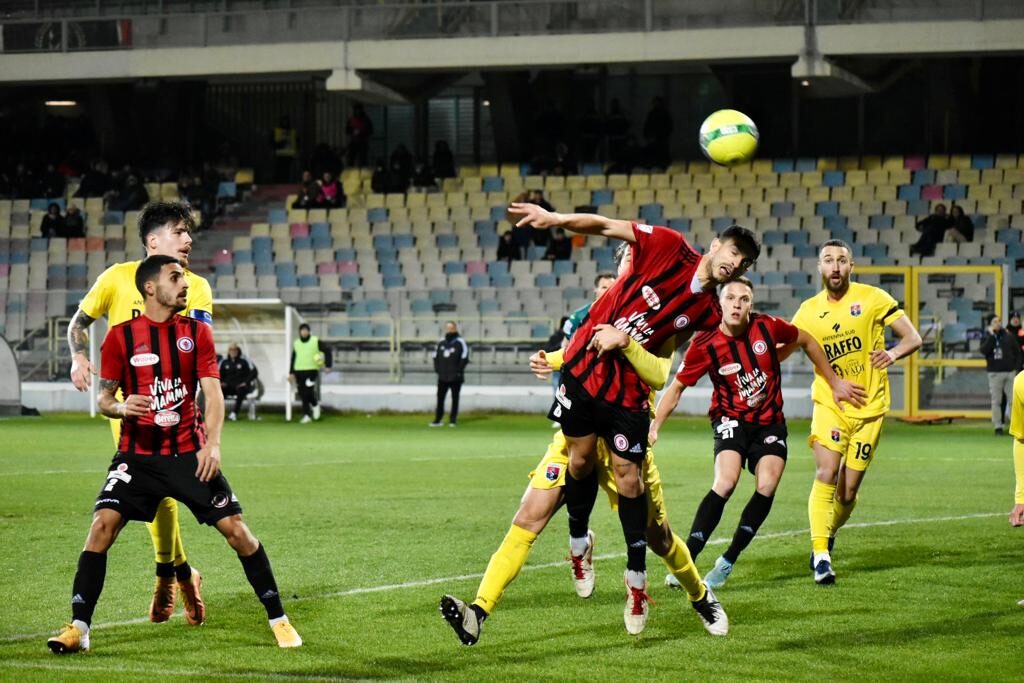 Immagine in evidenza: uno scatto di Foggia-Taranto (Serie C - girone C 22/23) - crediti: foto di Luigia Spinelli (RIPRODUZIONE RISERVATA)