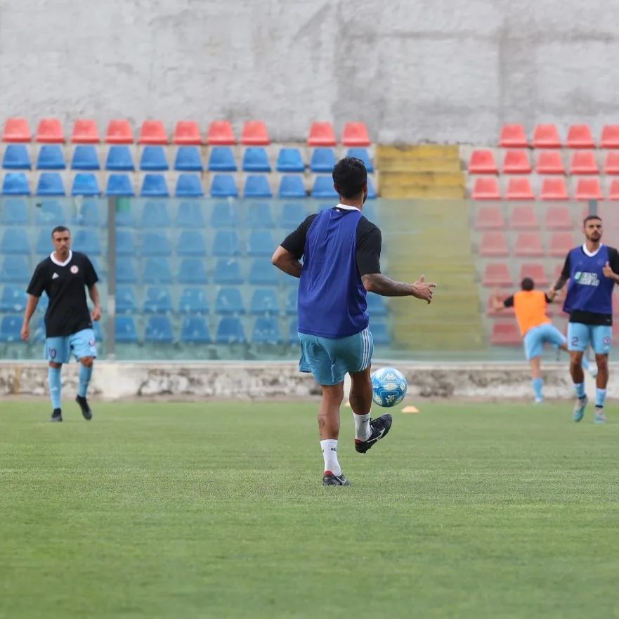 Immagine in evidenza: uno scatto dal riscaldamento di Catanzaro-Foggia (Coppa Italia 2023/24) - crediti foto: pagina ufficiale Facebook Calcio Foggia 1920