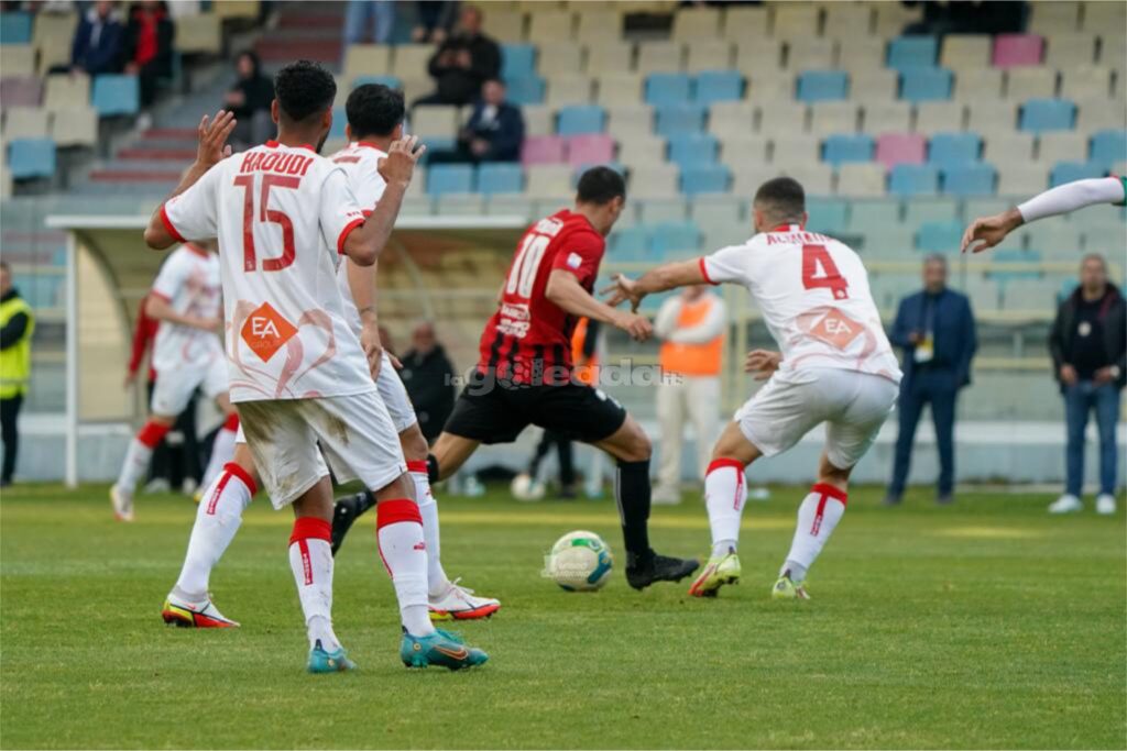 Immagine in evidenza: uno scatto di Foggia-Turris (Serie C - girone C 22/23) - crediti: foto di Mario Marino (RIPRODUZIONE RISERVATA)