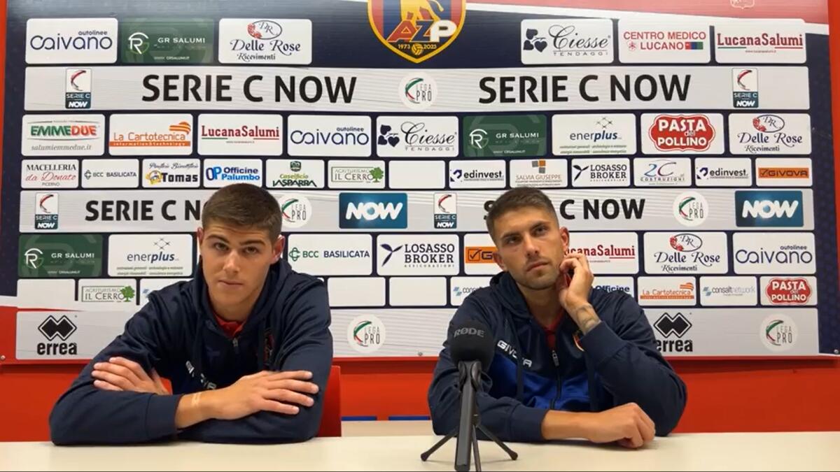 Picerno, De Cristofaro: "Gol speciale, sono cresciuto nel Foggia" - Immagine in evidenza: Antonio De Cristofaro ed Andrea Santarcangelo - crediti foto: pagina ufficiale Facebook AZ Picerno (frame da video)