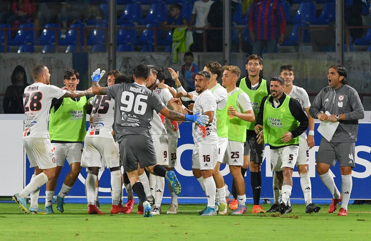 Foggia, i convocati da Cudini per la Turris - Immagine in evidenza: uno scatto di Catania-Foggia (Serie C - girone C 2023/24) - crediti: foto di Calcio Foggia 1920/Federico Antonellis