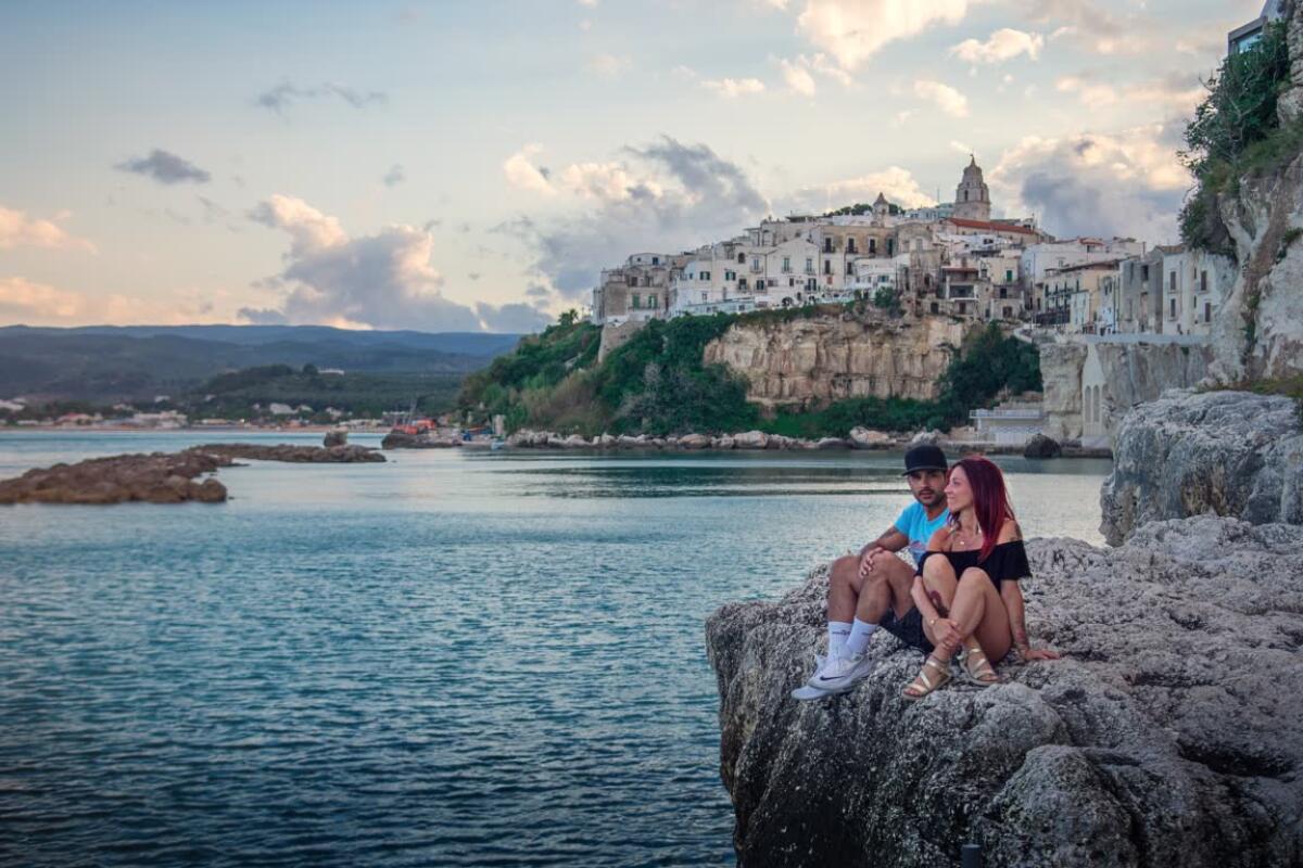 Turismo in Puglia: fino ad agosto 3,5 milioni pernottamenti in Capitanata - Viaggio a Vieste cosa vedere nella perla del Gargano, puglia, vieste, passeggiare per i vicoli di vieste, le grotte marine di vieste, le spiagge di vieste, dove dormire a vieste, la scalinata dell'amore, gargano