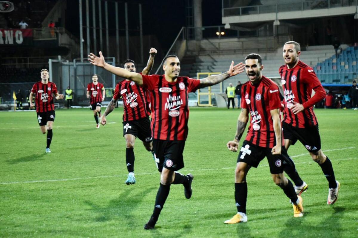 Peralta, estro e classe al servizio del Foggia - Immagine in evidenza: uno scatto di Foggia-Taranto (Serie C - girone C 22/23) - crediti: foto di Luigia Spinelli (RIPRODUZIONE RISERVATA)