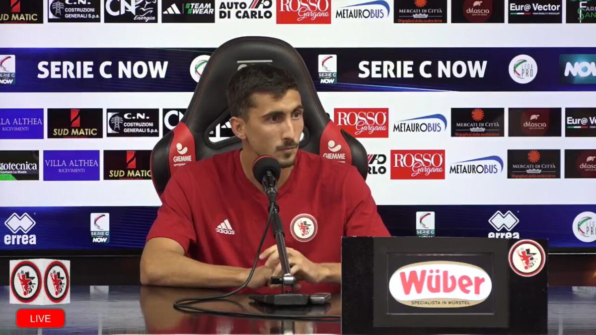Foggia, Rizzo: "Sono tornato a lavorare col gruppo. Il Brindisi..." - Immagine in evidenza: Alberto Rizzo, calciatore del Calcio Foggia 1920 - crediti foto: pagina ufficiale Facebook Calcio Foggia 1920 (frame da video)