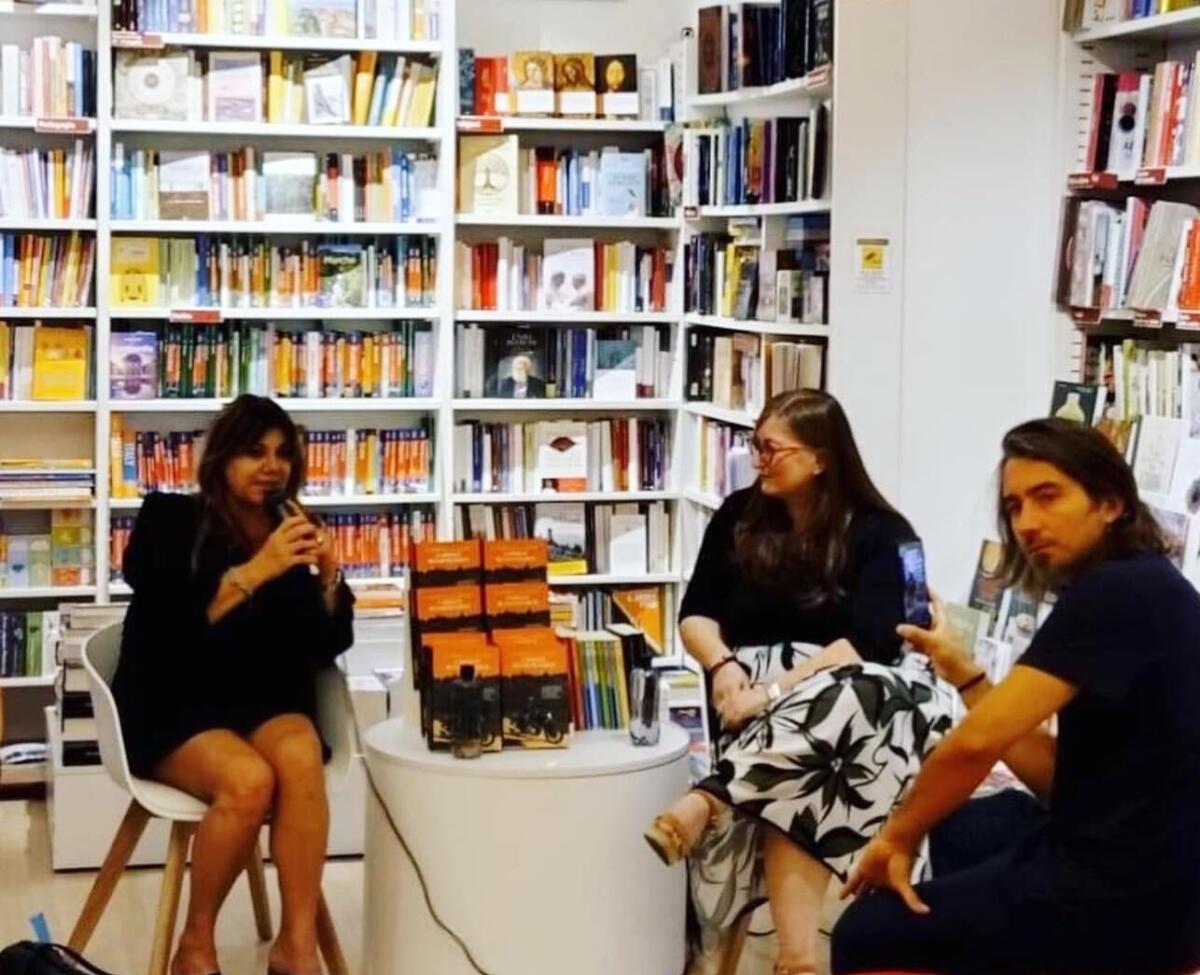 Gabriella Genisi alla Ubik di Foggia racconta il nuovo spazio delle donne - 