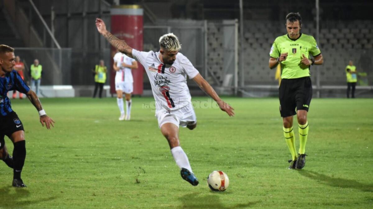 Oggi Crotone-Foggia, quanti ex tra le due squadre! - Immagine in evidenza: Dardan Vuthaj nel corso di Foggia-Latina 1-3 (Serie C - girone C, stagione 2022/23) - crediti: foto di Luigia Spinelli (RIPRODUZIONE VIETATA)
