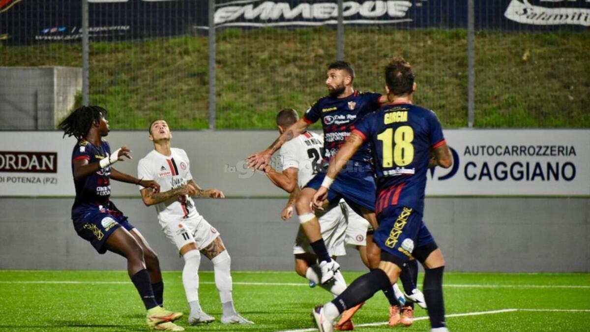 Picerno-Foggia: il "Curcio" sarà sold out - Immagine in evidenza: uno scatto di Picerno-Foggia (Serie C - girone C 22/23) - crediti: foto di Luigia Spinelli (RIPRODUZIONE VIETATA)