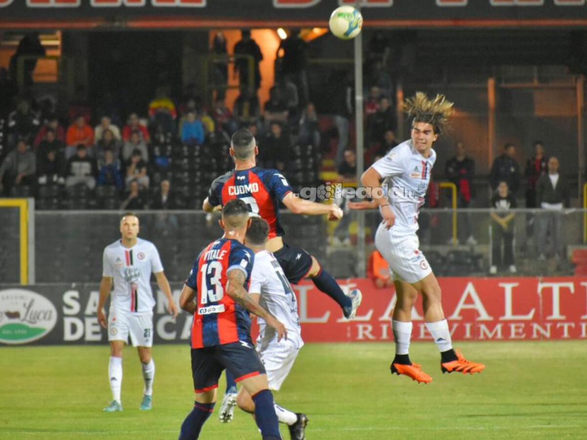 Crotone, prosegue il lavoro in vista del Foggia - Immagine in evidenza: uno scatto di Foggia-Crotone (playoff Serie C 2022/23) - crediti: foto di Luigia Spinelli (RIPRODUZIONE VIETATA)