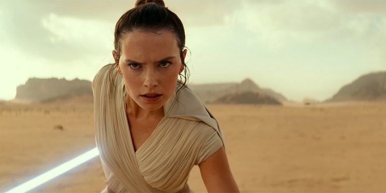 Rey nel deserto di Pasaana in Episodio IX