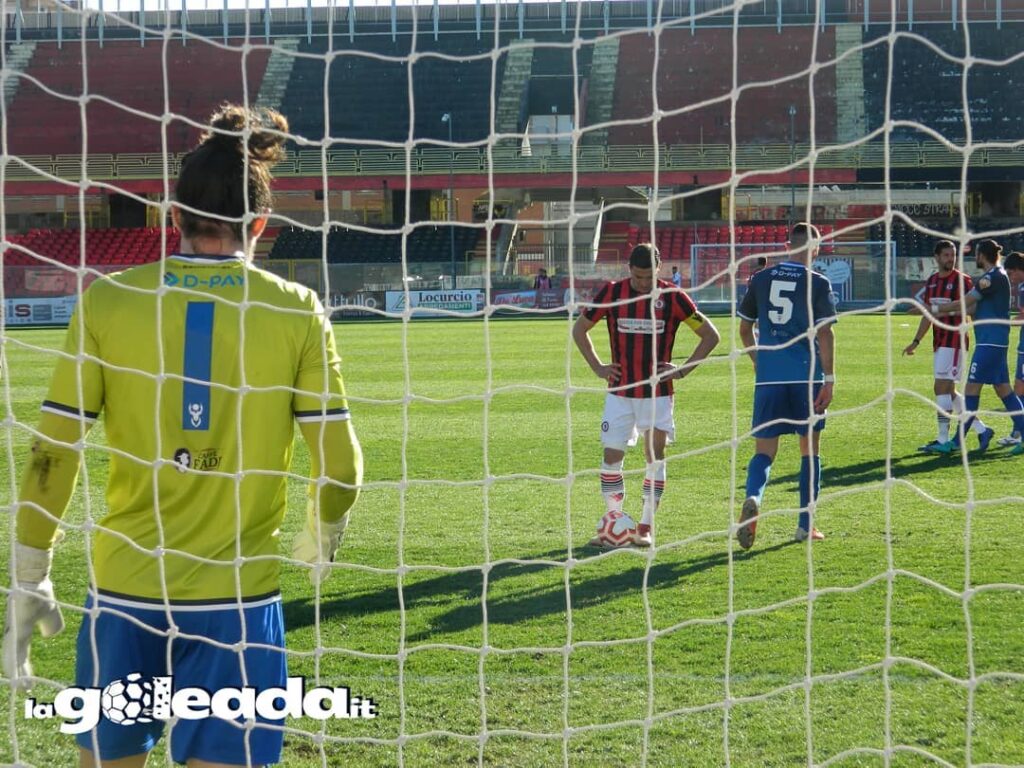 Immagine in evidenza: uno scatto di Foggia-Brindisi (Serie D - girone H 2019/20) - crediti: foto di Mario Mescia (RIPRODUZIONE VIETATA)