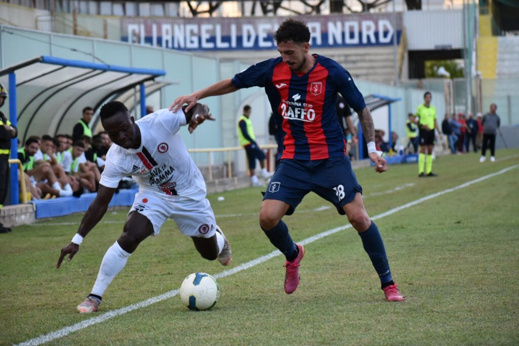 Immagine in evidenza: uno scatto di Taranto-Foggia 1-0 (Serie C - girone C 2022/2023) - crediti: foto di Luigia Spinelli (RIPRODUZIONE VIETATA)