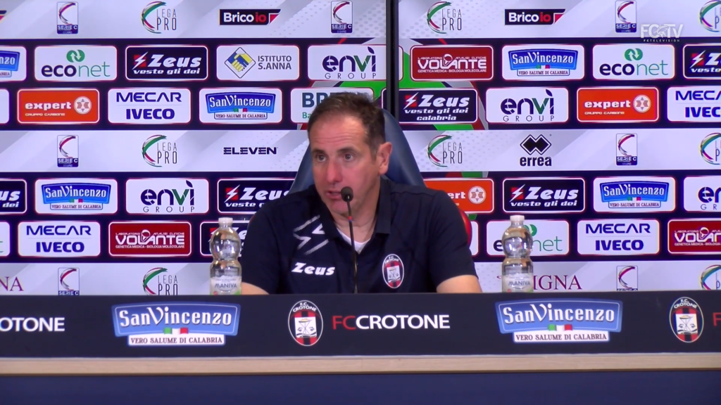 Immagine in evidenza: mister Lamberto Zauli - crediti foto: canale ufficiale YouTube FCTV (frame da video)