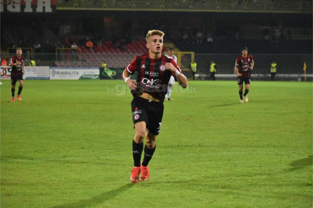 Immagine in evidenza: uno scatto di Foggia-Sorrento (Coppa Italia Serie C 2023/24) - crediti: foto di Luigia Spinelli (RIPRODUZIONE VIETATA)
