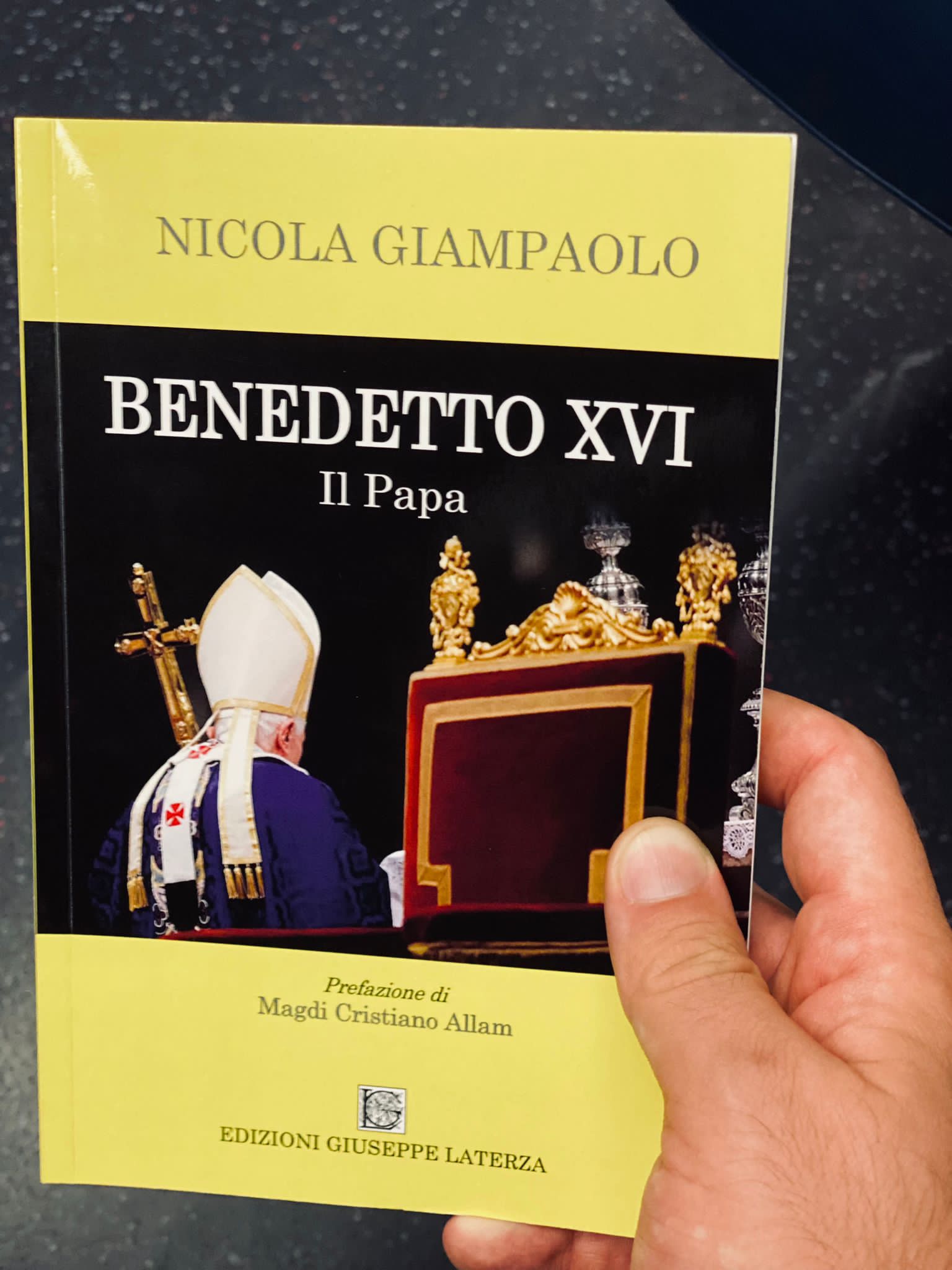 "Papa Benedetto XVI – Il Papa", ecco l'attesa opera del pugliese Nicola Giampaolo