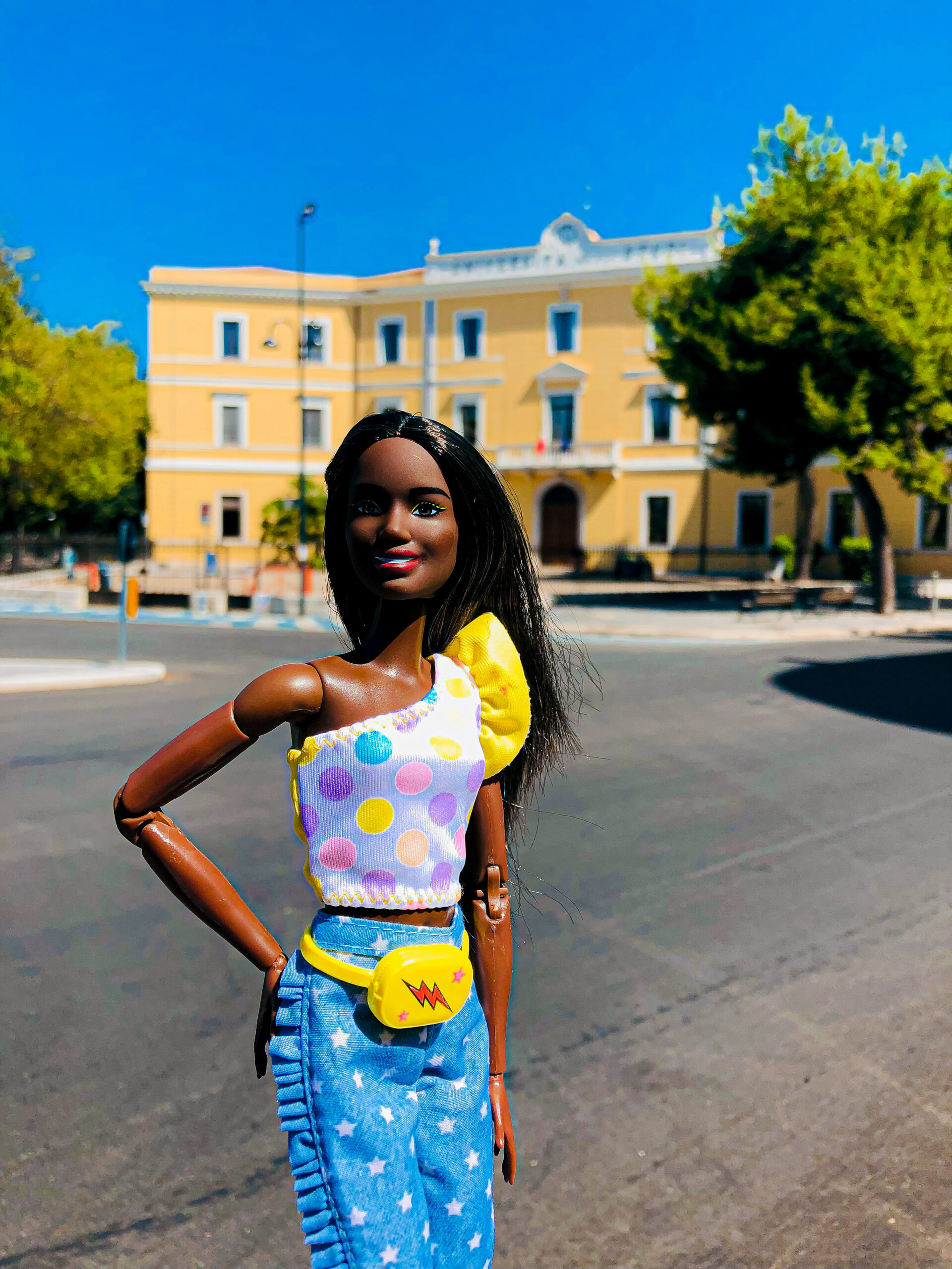 A Foggia è arrivata Barbie in town, foto nei luoghi più belli