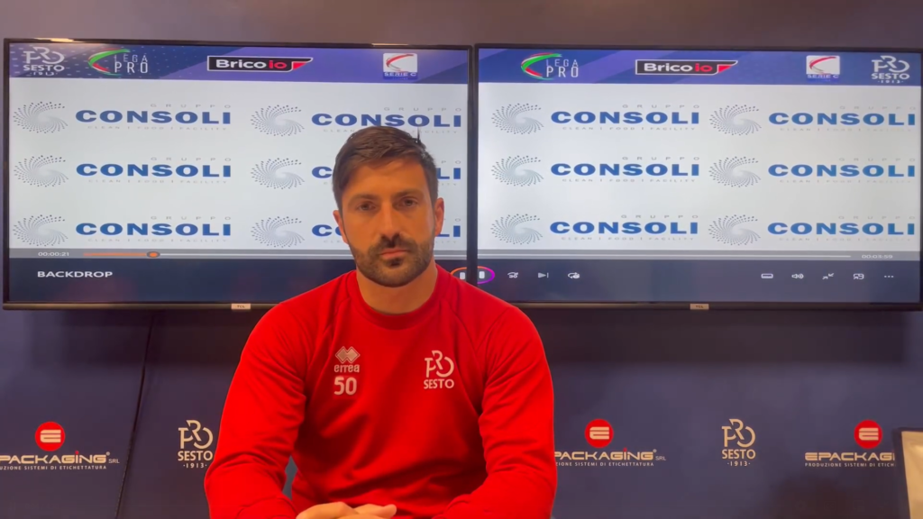 Immagine in evidenza: il tecnico del Benevento, Matteo Andreoletti, ai tempi della Pro Sesto - crediti foto: pagina ufficiale Facebook Pro Sesto 1913 (frame da video)