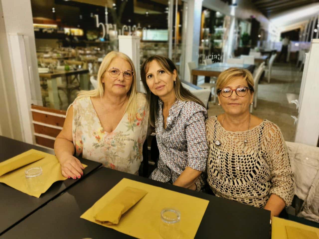 Le amiche delle "chése d'i marenére", insieme dopo anni: gioia e pianti