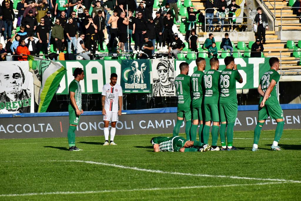 Immagine in evidenza: uno scatto di Monopoli-Foggia 0-2 (Serie C - girone C 2022/23) - crediti: foto di Luigia Spinelli (RIPRODUZIONE VIETATA)