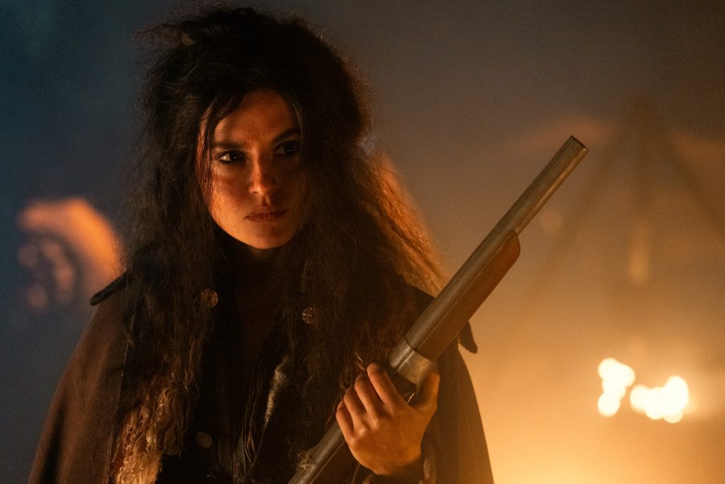 Briganti. Ivana Lotito as Ciccila in Briganti. Cr. Francesco Berardinelli/Netflix © 2023