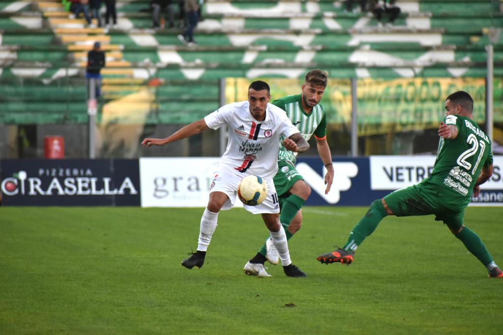 Immagine in evidenza: uno scatto di Monopoli-Foggia 0-2 (Serie C - girone C 2022/23) - crediti: foto di Luigia Spinelli (RIPRODUZIONE VIETATA)