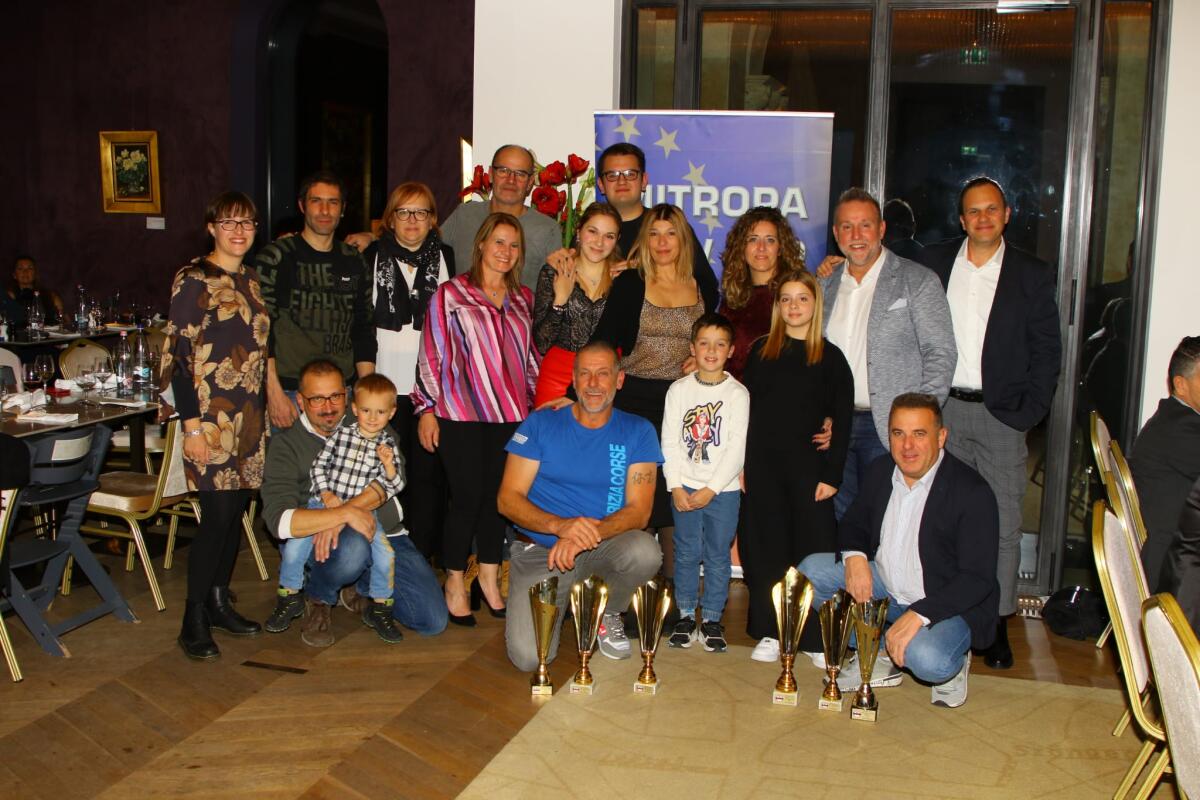 Stupenda trasferta della Gorizia Corse a Budapest per le premiazioni Mitropa - 