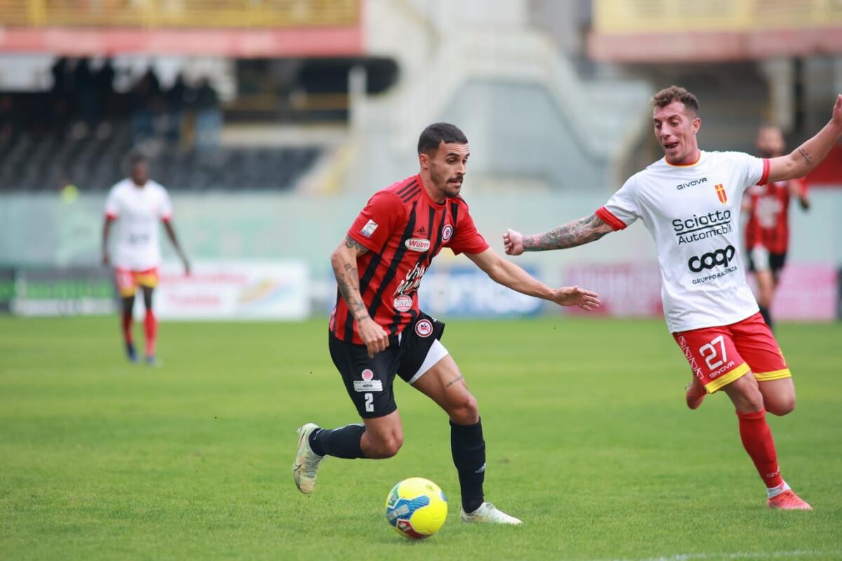 Dove vedere Foggia-Messina: Sky, Now o Rai? Canale tv, diretta streaming, formazioni - Immagine in evidenza: uno scatto di Foggia-ACR Messina 1-0 (Serie C - girone C 22/23) - crediti: foto di Luigia Spinelli (RIPRODUZIONE RISERVATA)