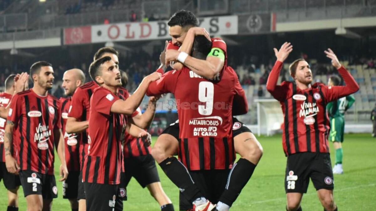 Foggia-Messina, quanto costano e dove comprare i biglietti - Immagine in evidenza: uno scatto di Foggia-Picerno (Serie C - girone C 22/23) - crediti: foto di Luigia Spinelli (RIPRODUZIONE VIETATA)