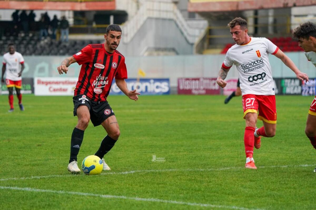 Messina, test infrasettimanale in vista del Foggia - Immagine in evidenza: uno scatto di Foggia-ACR Messina 1-0 (Serie C - girone C 22/23) - crediti: foto di Mario Marino (RIPRODUZIONE RISERVATA)