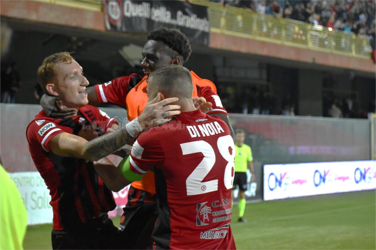 Incontra i calciatori del Foggia, ecco dove e quando - Immagine in evidenza: uno scatto di Foggia-Turris (Serie C - girone C 2023/24) - crediti: foto di Luigia Spinelli (RIPRODUZIONE VIETATA)