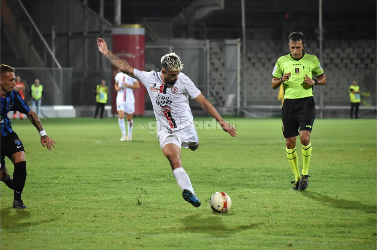 L'ultima volta che il Latina ha giocato allo Zaccheria - Il gol di Vuthaj durante Foggia-Latina (1-3) del 4 Settembre 2022. Foto di Luigia Spinelli per lagoleada.it - RIPRODUZIONE VIETATA