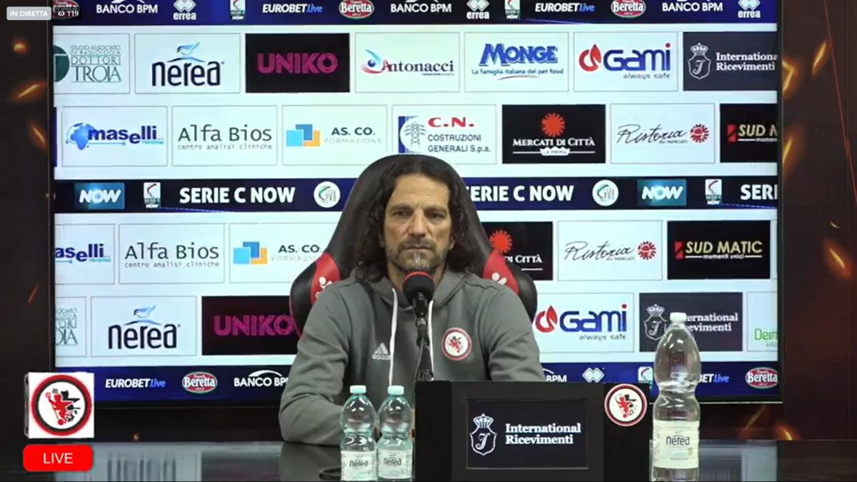 Foggia, Cudini: "Latina ben collaudato". Sull'infermeria... - Immagine in evidenza: mister Mirko Cudini - crediti: pagina ufficiale Facebook Calcio Foggia 1920 (frame da video)