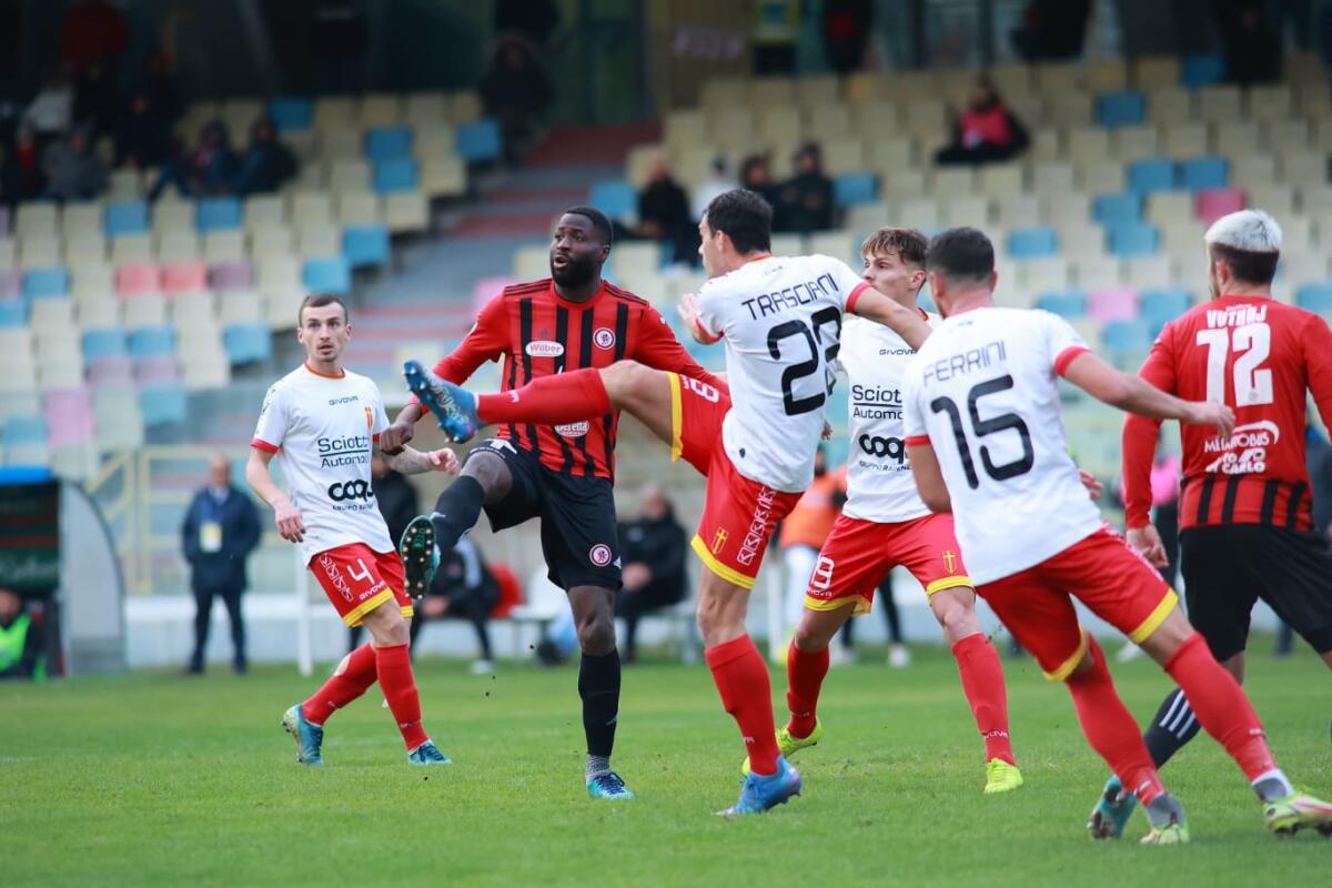 Foggia, diversi gli acciaccati: le ultime dall'infermeria - Immagine in evidenza: uno scatto di Foggia-ACR Messina 1-0 (Serie C - girone C 22/23) - crediti: foto di Luigia Spinelli (RIPRODUZIONE RISERVATA)