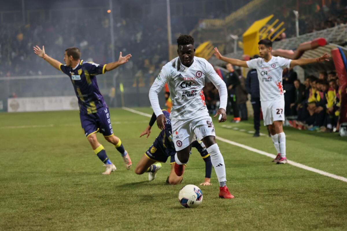 Il Foggia ferma la capolista. Con la Juve Stabia è 0-0 - Immagine in evidenza: uno scatto di Juve Stabia-Foggia (Serie C - girone C 2023/24) - crediti: foto di Calcio Foggia 1920/Federico Antonellis