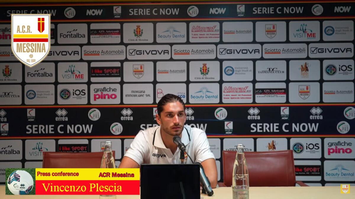 Messina, Plescia: "Testa solo al Foggia. Teniamo a..." - Immagine in evidenza: Vincenzo Plescia - crediti foto: canale ufficiale YouTube ACR Messina 1900 (frame da video)