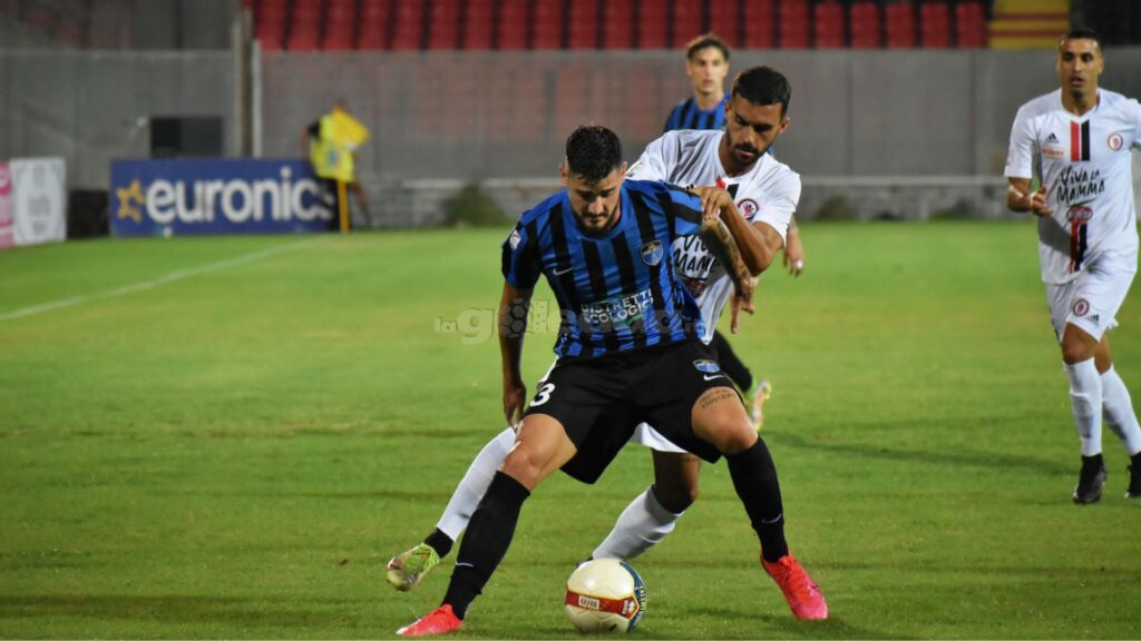 Immagine in evidenza: uno scatto di Foggia-Latina 1-3 (Serie C - girone C 2022/2023) - crediti: foto di Luigia Spinelli (RIPRODUZIONE VIETATA)