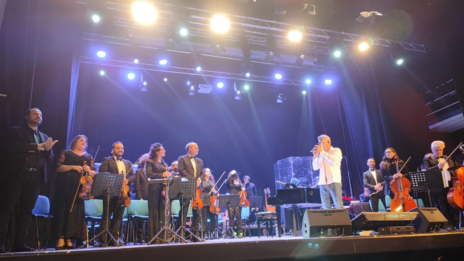 Trionfo del doppio concerto della Melos Orchestra con Michele Zarrillo a Lucera