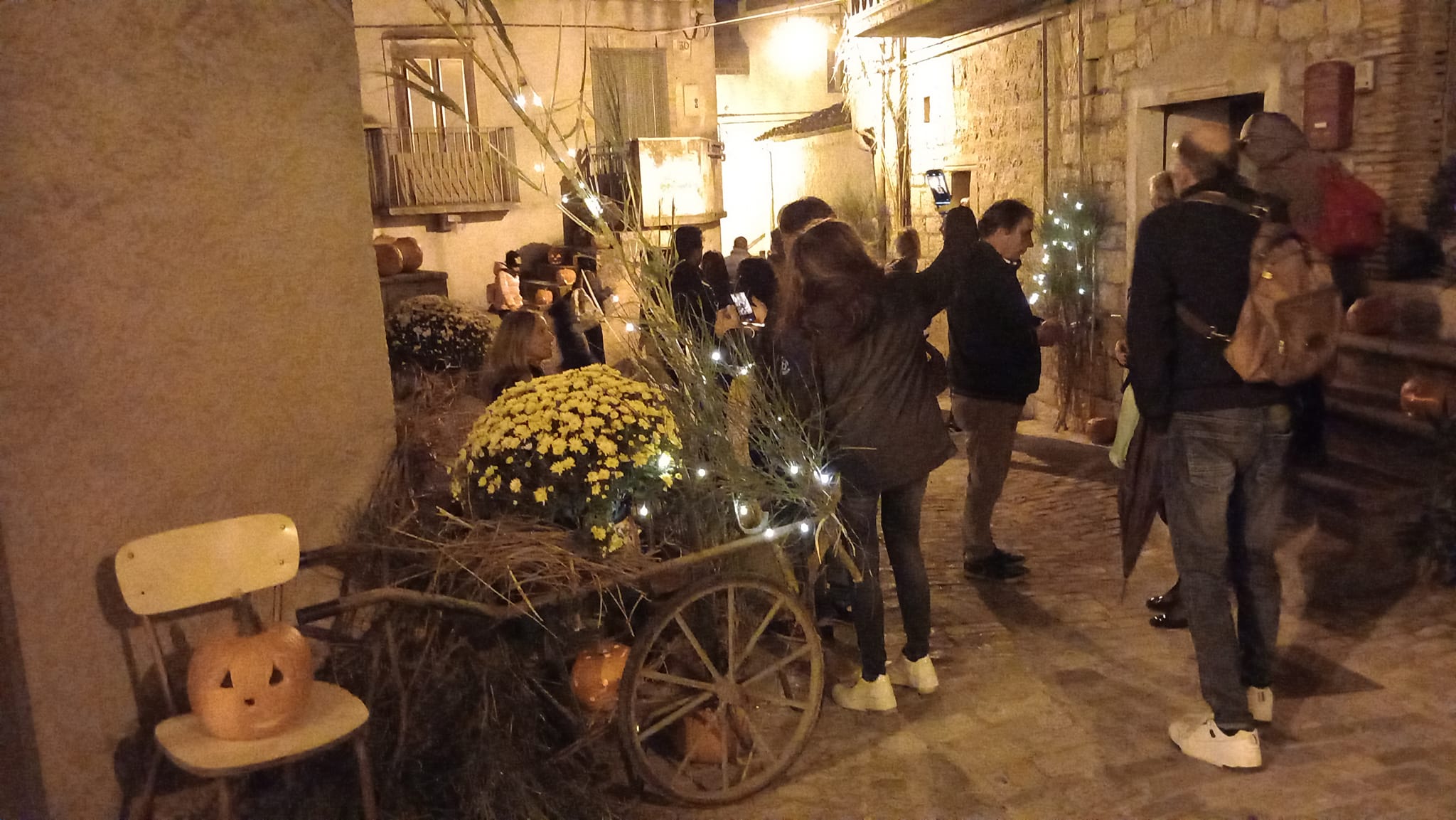 Orsara Fucacoste successo straordinario per falò e zucche (FOTO)